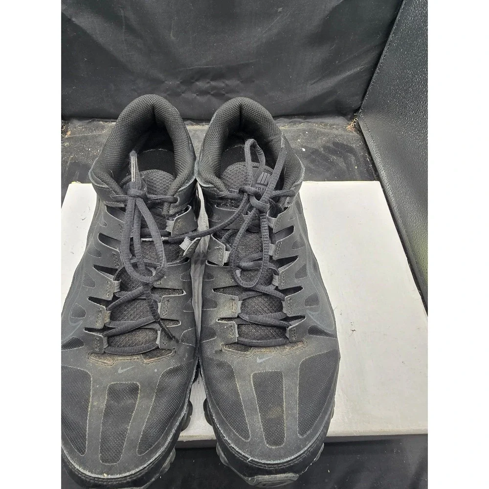 Men running shoes